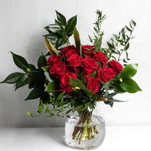 Load image into Gallery viewer, Premium Red Rose Bouquet (12 stem)